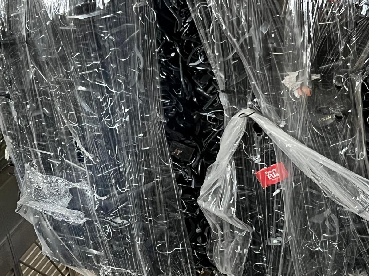 Hips hangers in bales